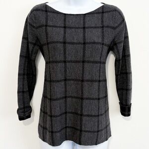TAHARI 100% Extra Fine Merino Wool Sweater Boat Neck Black and Gray XS